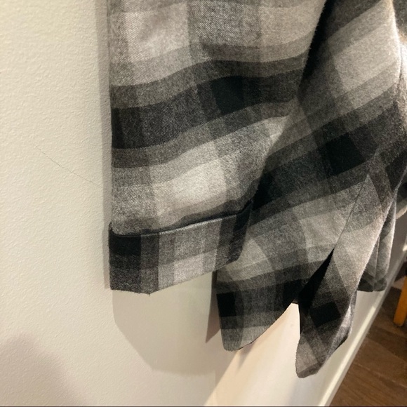 D STUDIO Sz XL  Plaid Shacket with Dolman Sleeves - Picture 7 of 11